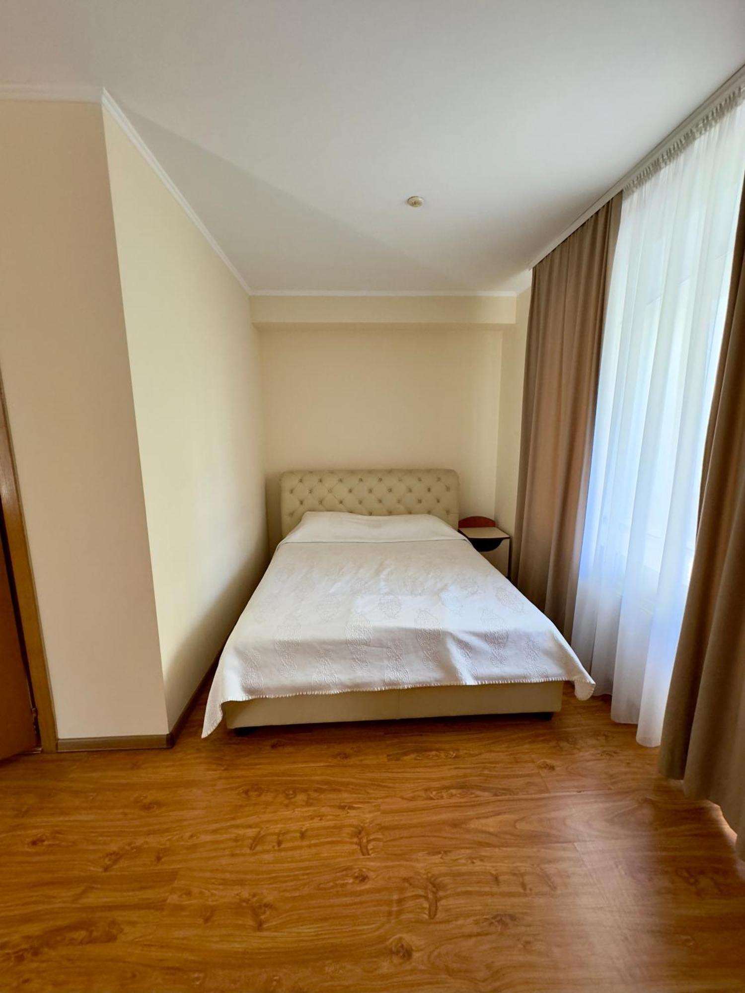 צ'יסינאו Villa Arus מראה חיצוני תמונה