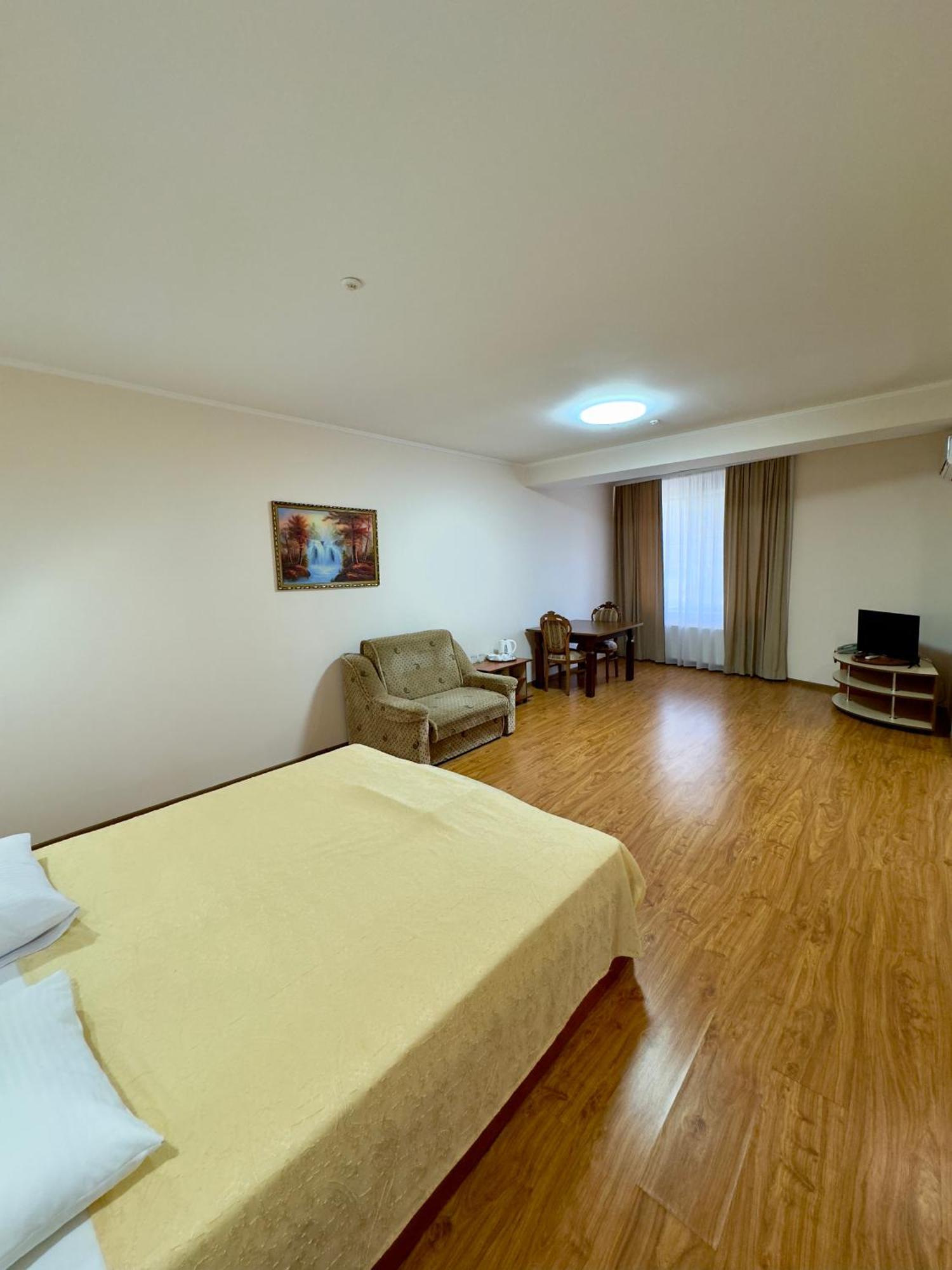 צ'יסינאו Villa Arus מראה חיצוני תמונה